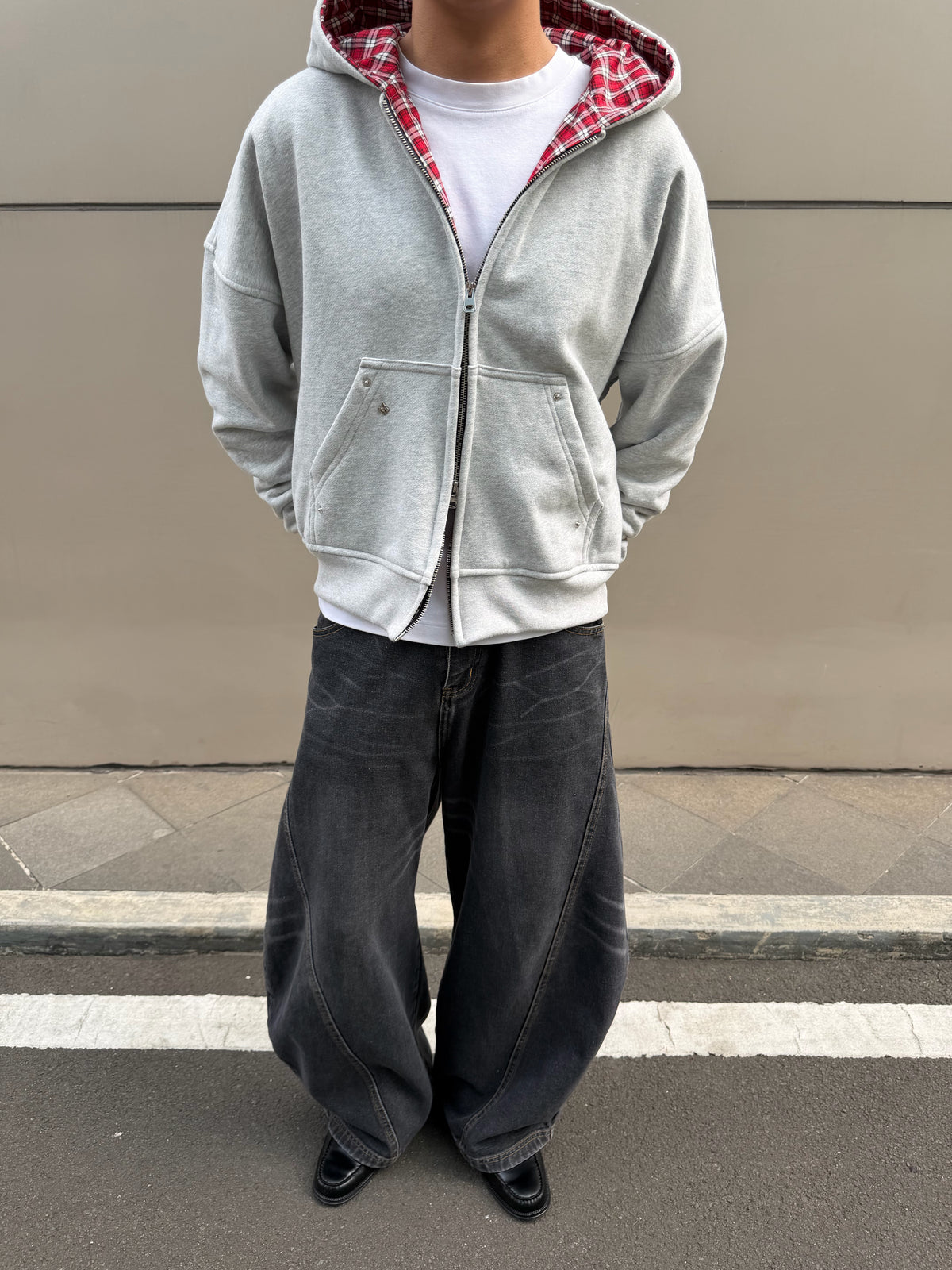 LIGHT GREY